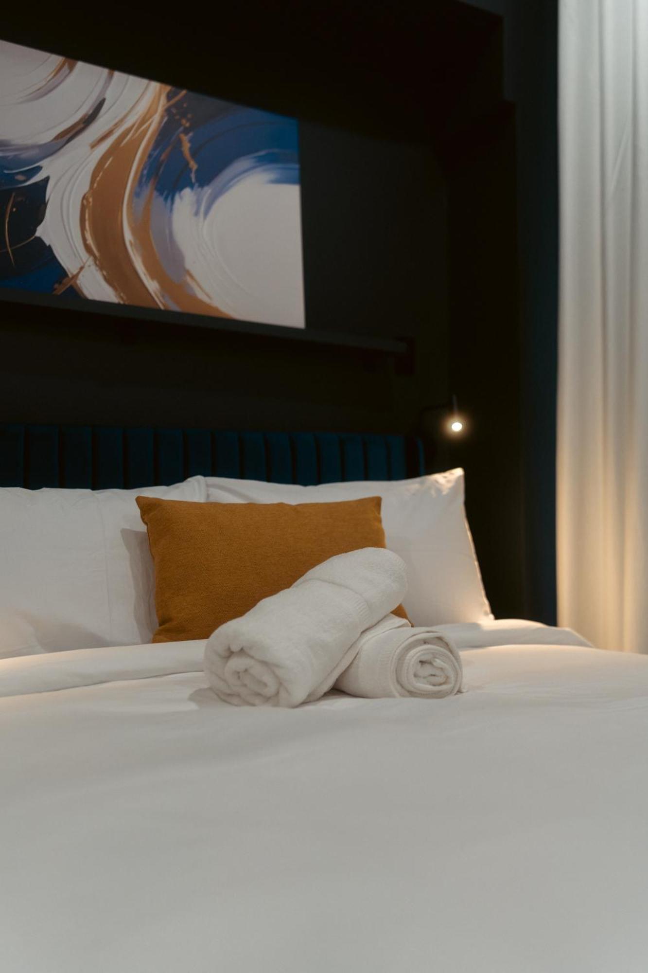 Lift Hotel Монреал Екстериор снимка