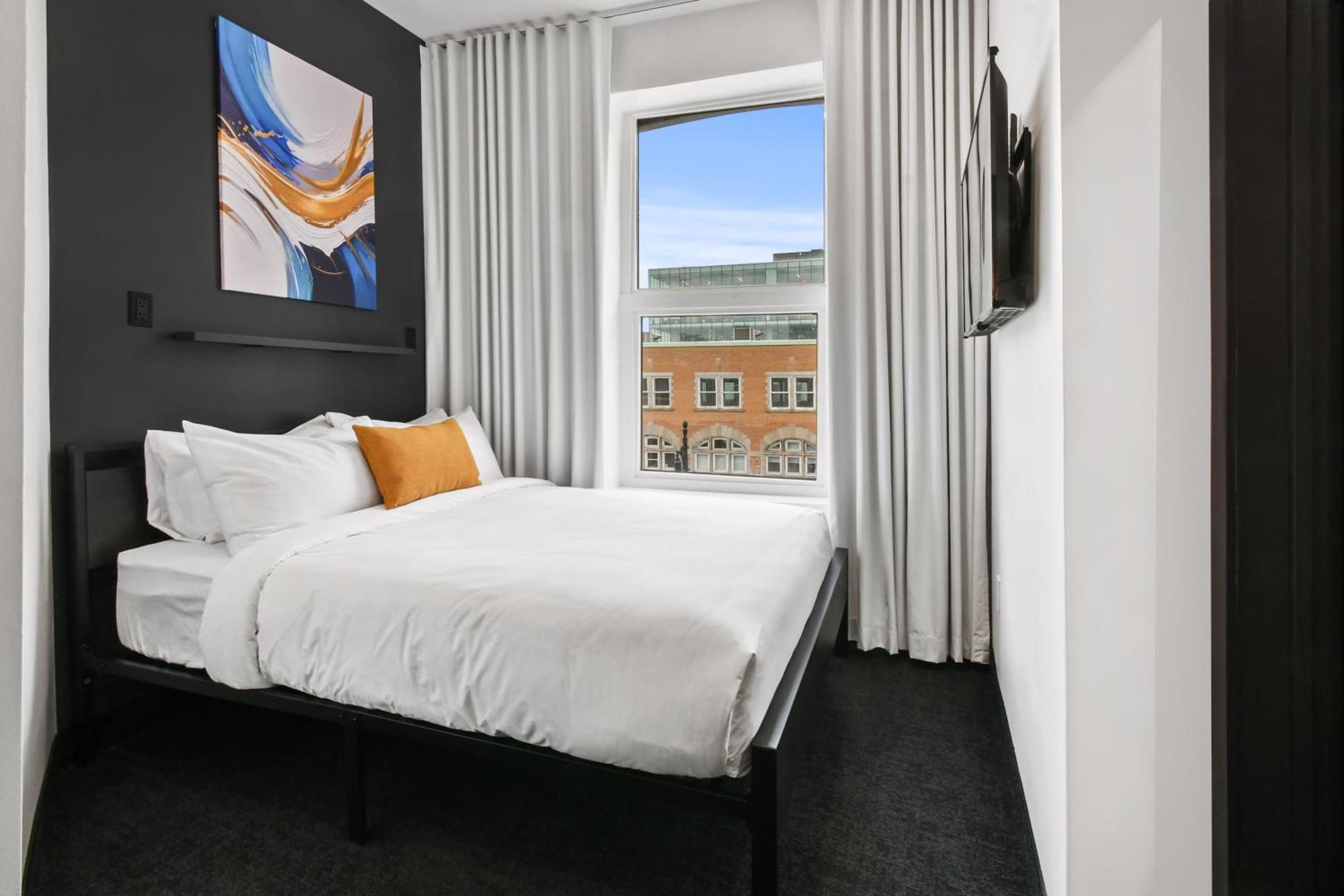 Lift Hotel Монреал Екстериор снимка