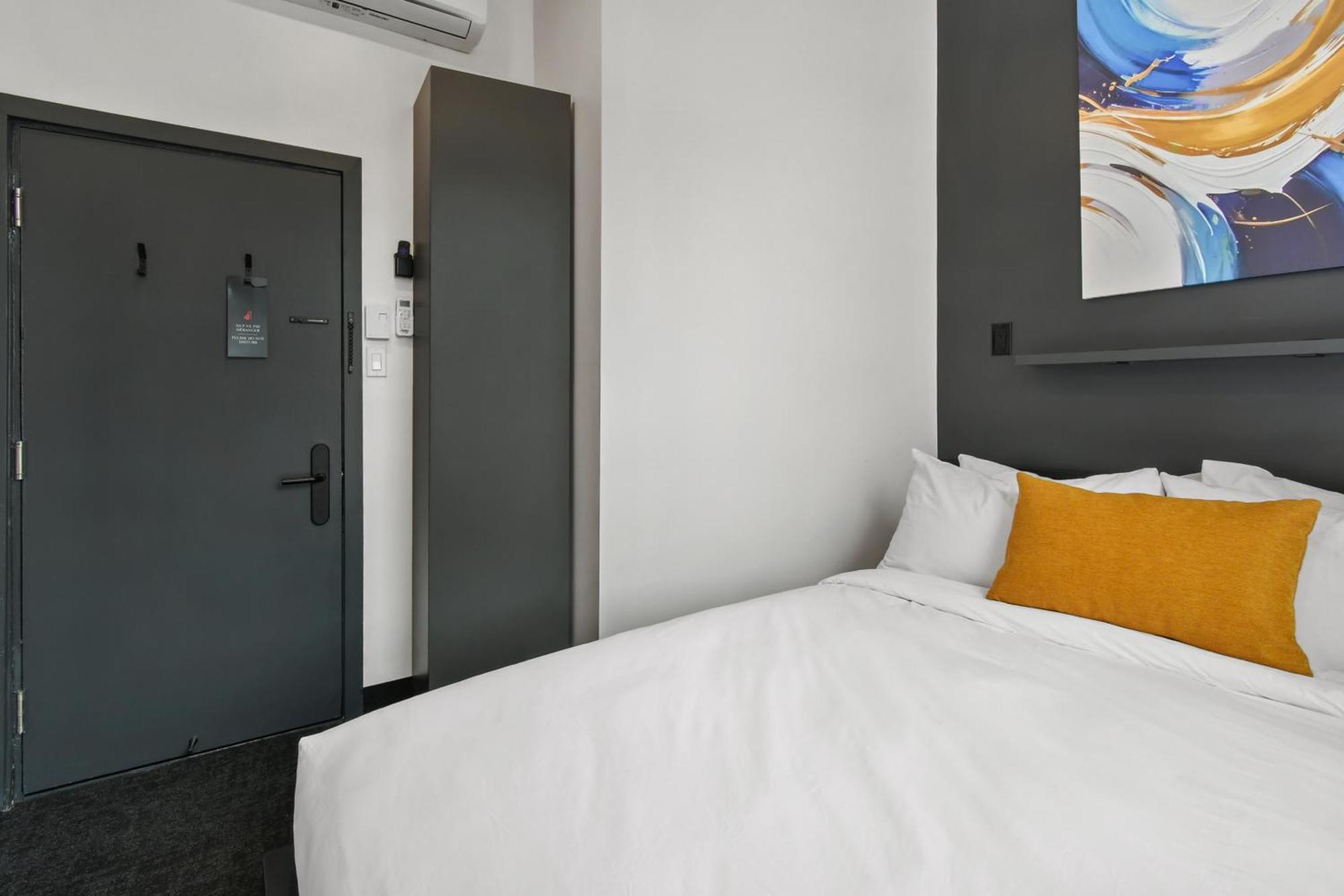 Lift Hotel Монреал Екстериор снимка