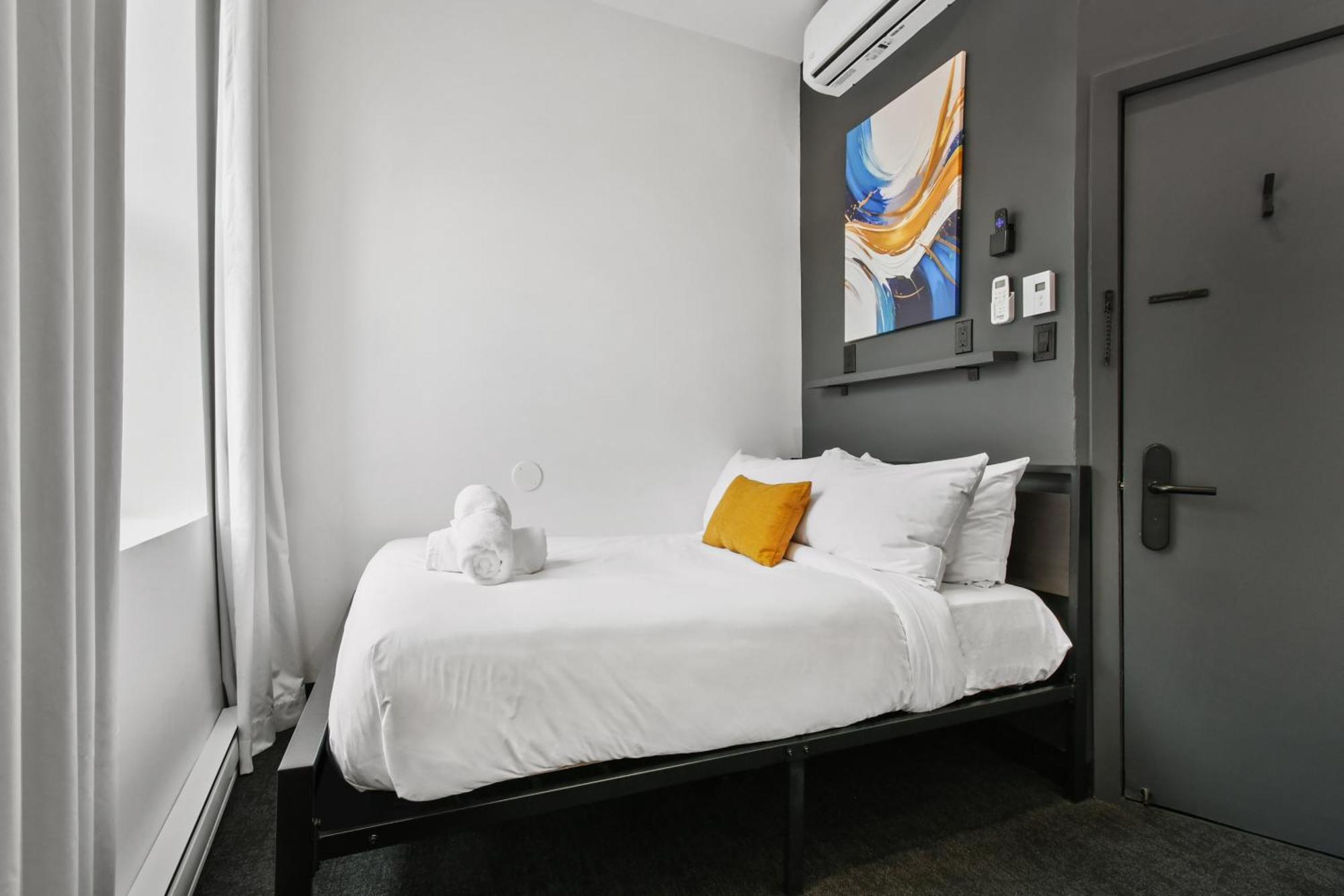 Lift Hotel Монреал Екстериор снимка